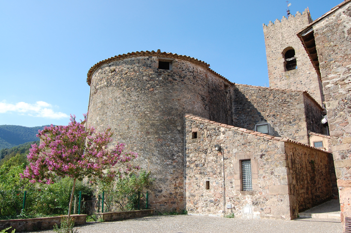 Santa Maria church, Santa Pau